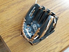 Franklin Left Handed Model 4809 9 1/2" T-Ball Baseball Glove LHT lightly used