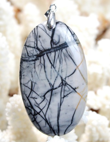 Pendentif Ovale En Jaspe Naturel - 108 Carats - Neuf Sans Emballage