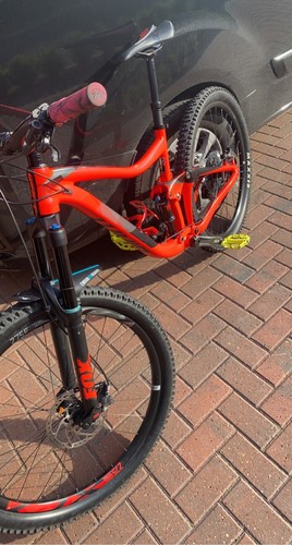 Giant trance 2 Full Suspension mountain 