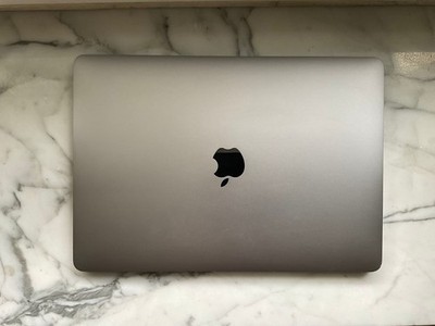 Apple MacBook Pro 2019 Touch Bar 13,3 Zoll  i5 1,4 GHz 8 GB 128 GB SSD Silber