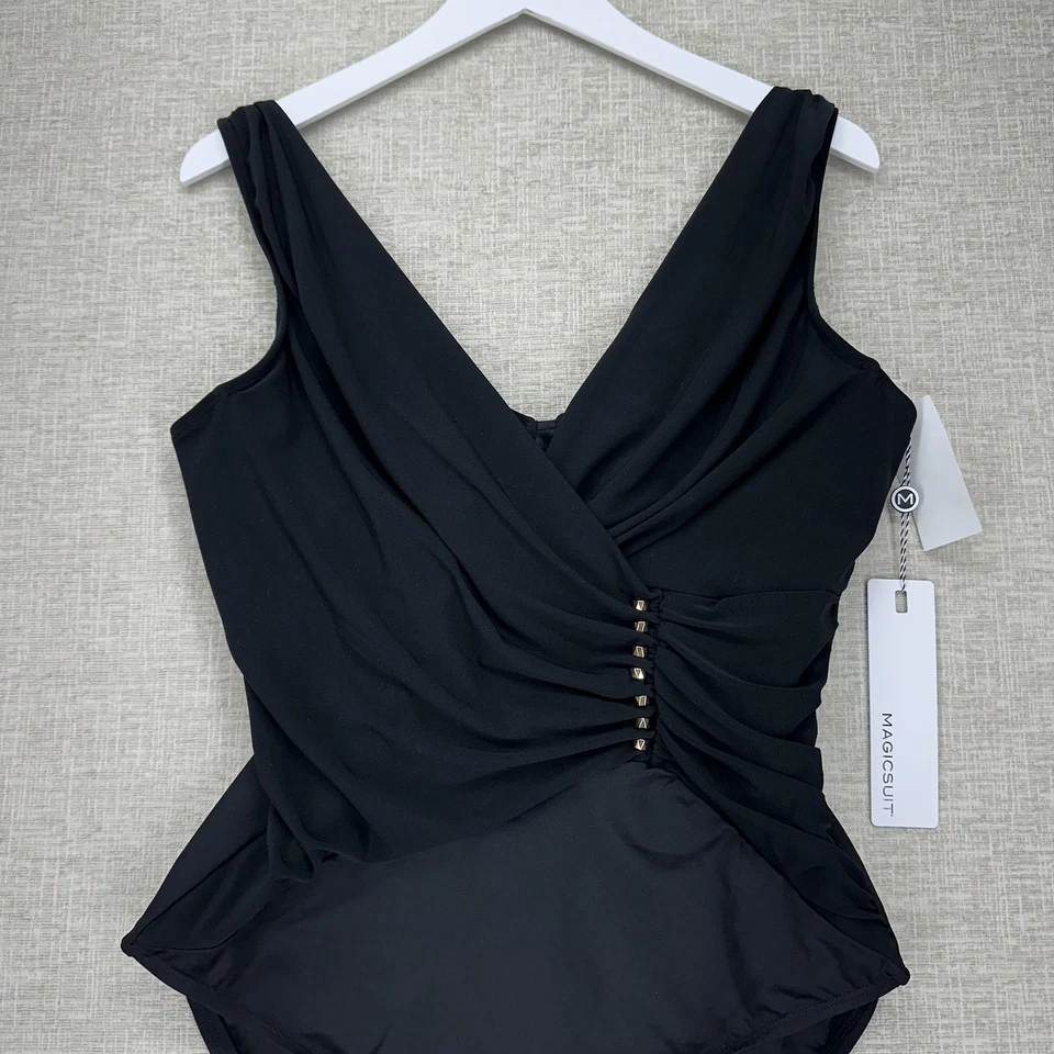 Traje de baño Magicsuit de una pieza para mujer 16 negro acanalado control de barriga tachuelas doradas Foto 3 de 4