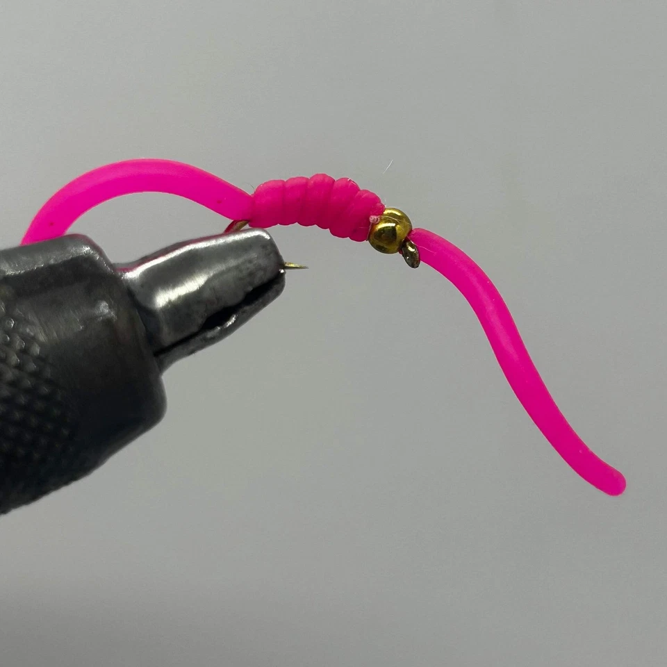 Beadhead Squirmy Worm Pink - Paquete de 12 - Señuelos Beadhead Ninph - Strike Fly Company Foto 3 de 4