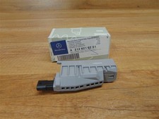Motorhaubenverriegelungsschalter Original Mercedes W204/W207/W212 - A2128210251