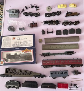 Job Lot 00 Gauge Model Railway Bits and Peices