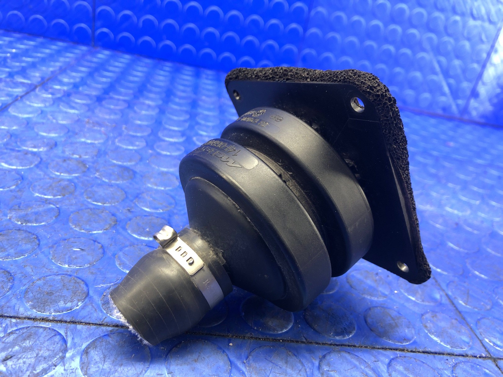 2016-2021 MCLAREN 570S OEM REAR RIGHT ENGINE AIR VALVE 14F0664CP