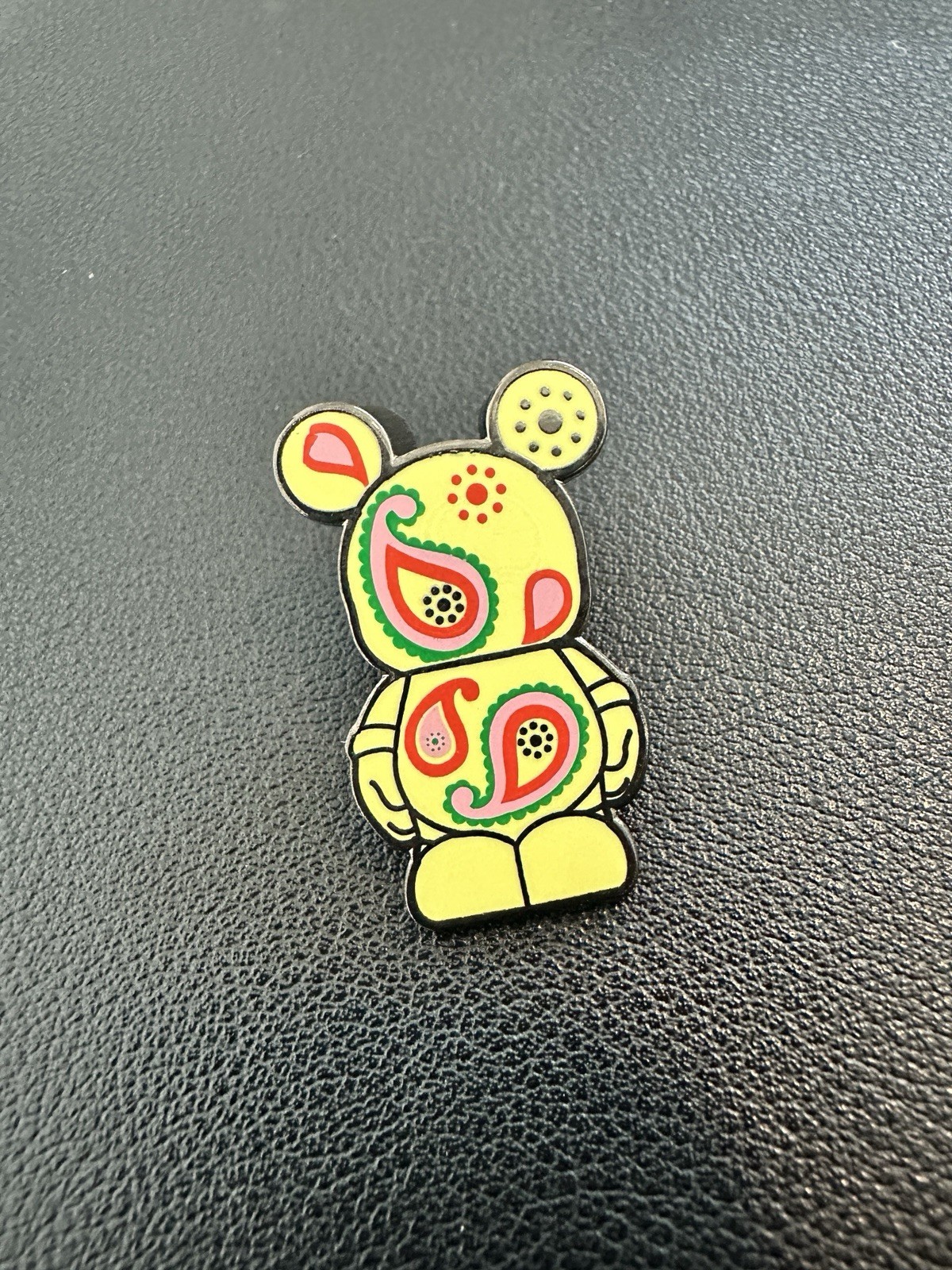 2011 Disney Mystery Pin Vinylmation Jr. Series #1 Paisley