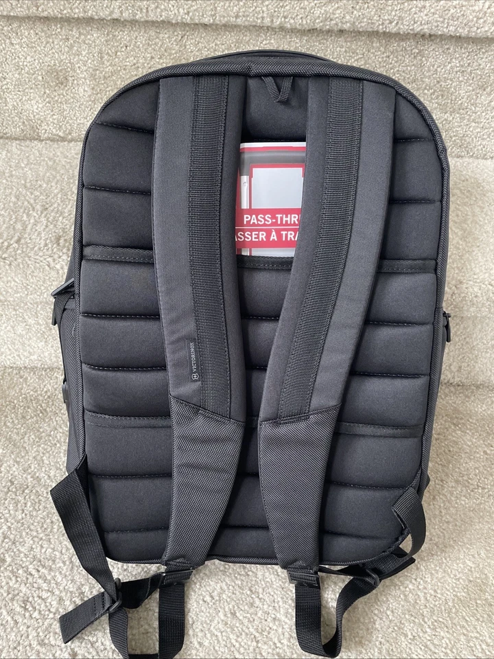 Victorinox genius ALTMONT PROFESSIONAL ESSENTIALS LAPTOP BACKPACK - Image 2 of 4