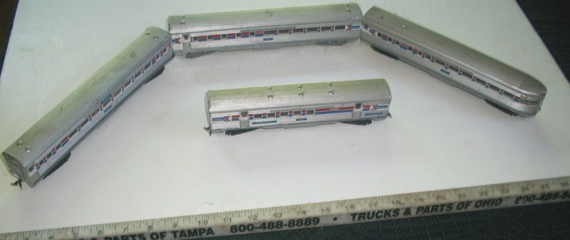 VINTAGE HO SCALE ATHEARN 4-CAR MATCHING STREAMINED AMTRAK PASSENGER TRAIN SET