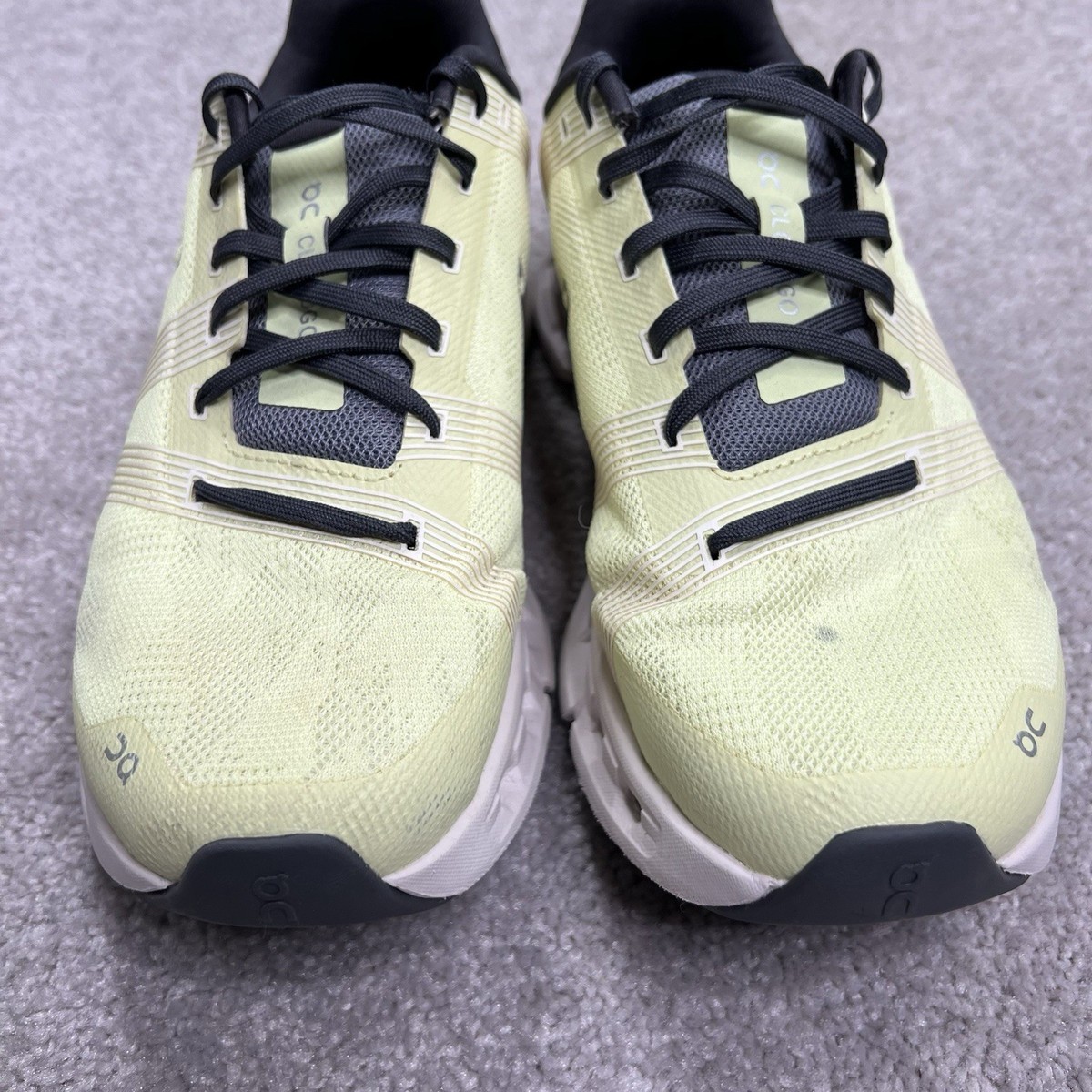 ON Cloudgo Hay Sand Men’s Pale Yellow and Gray Cloud Running Shoes US 9.5 Men main image 2