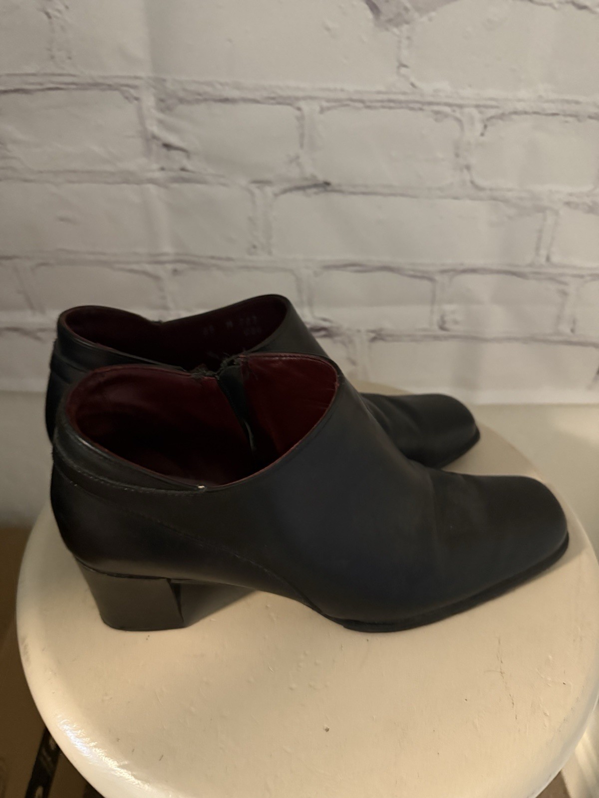 Santana Canada Solid Black Zip Entry Booties EUC … - image 3