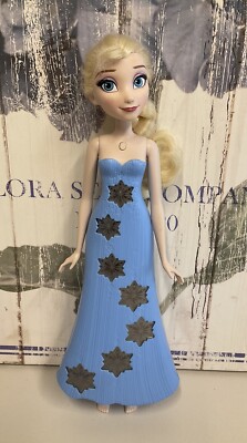 Hasbro Disney Frozen Elsa Play A Melody interaktive 12'' Klavierpuppe Lichter Geräusche