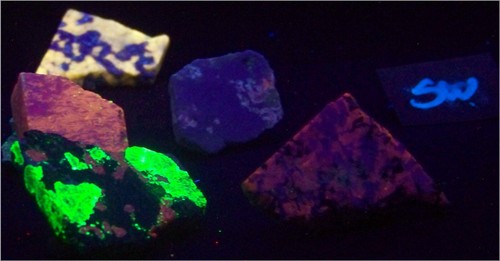 Fluoreszierend 5 Lot mit Wernerit und afghanischem Hackmanit und Keksteig Sphalerit