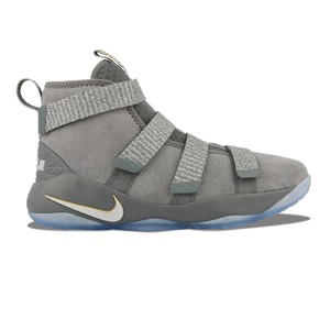 boys lebron soldier xi