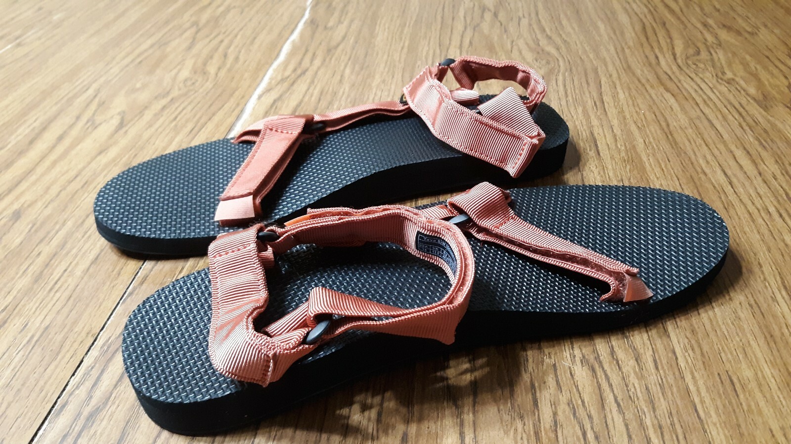 teva lizard sandals