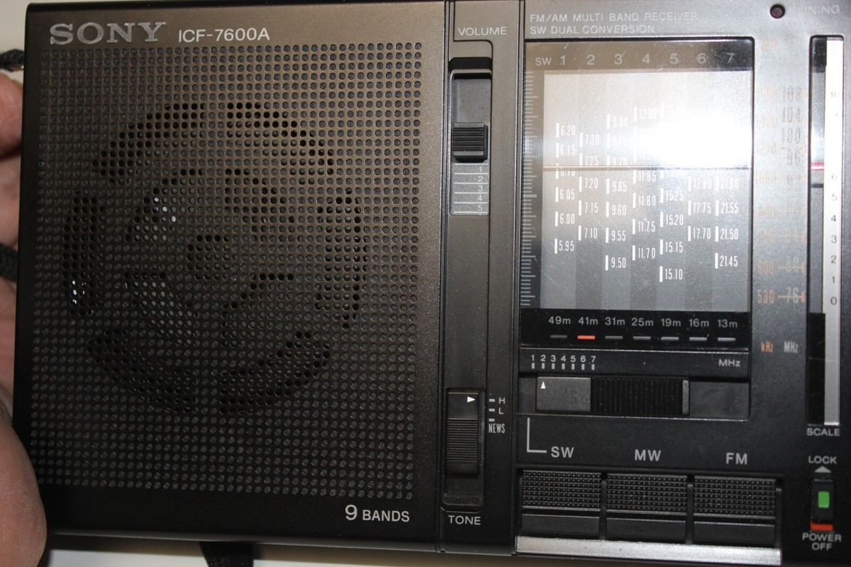 Sony ICF 7600A FM/MW/SW 9 Band Receiver Vintage Radio Mint Japan