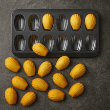 Heat-resistant 12-Cavity Madeleine Baking Tray Nonstick Cookie Pan Bakery