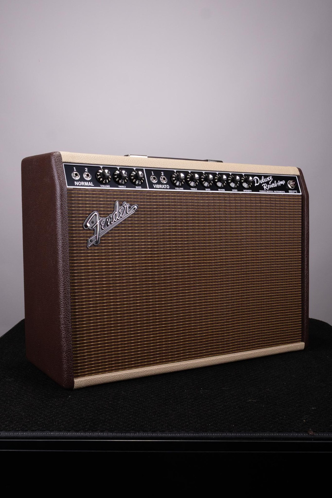 Fender Limited Edition '65 Deluxe Reverb 1x12 Tube Guitar Amplifier Vanilla Coco