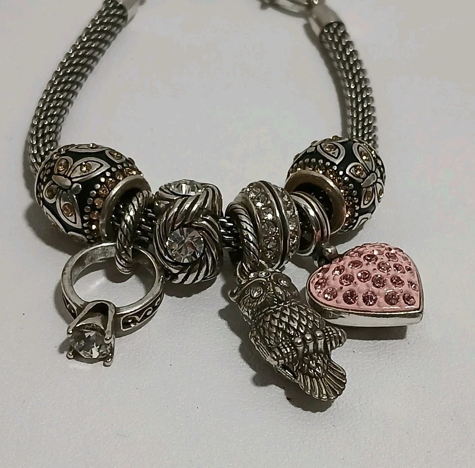 Pulsera BRIGHTON Multi Dijes Rosa Corazón Búho Anillo 2 Mariposas *Falta Piedra  Foto 3 de 4