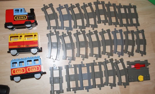 LEGO DUPLO EISENBAHN KLEINE ANLAGE ELEKTRISCH/BATTERIE 22 Gleise/1 Übergang TOP