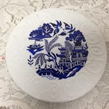 Beautiful, Gibson, Blue Willow, 6.5in  Round Ceramic Dish - Under Plate-Tea Tile