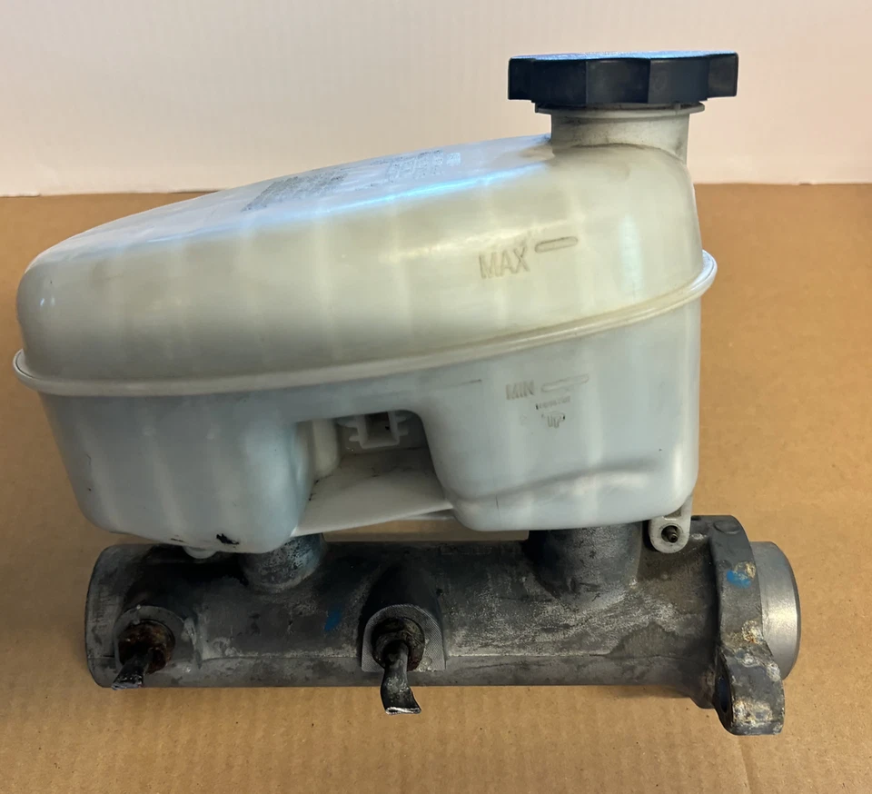 03-06 CHEVY TAHOE 03-07 CHEVROLET 1500 SILVERADO BRAKE MASTER CYLINDER - Image 2 of 4