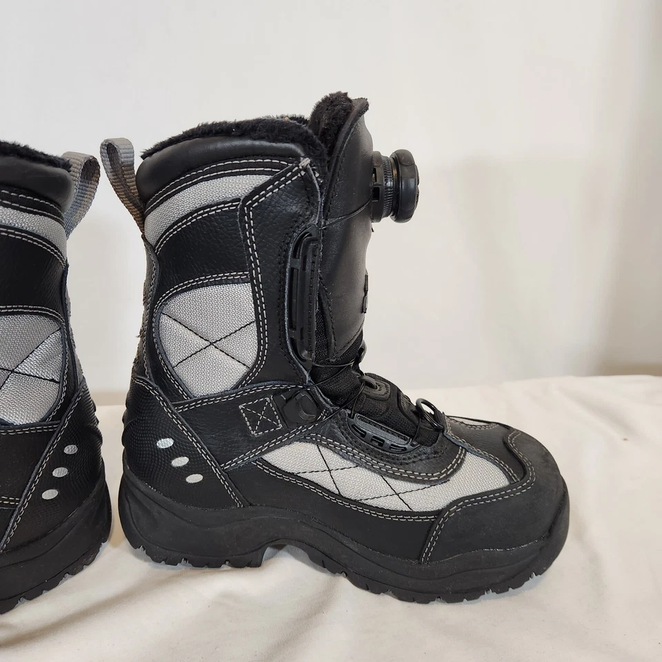 Botas de nieve de invierno Castle X para mujer 6 Charge Atop gris/negro  Foto 4 de 4