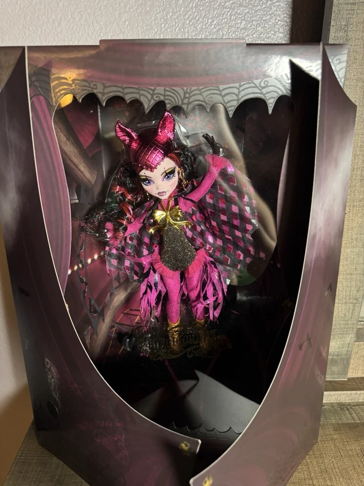 Mattel Monster High Freak Du Chic Draculaura Figure Doll HLP90 G1N - Image 2 of 4