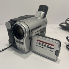 Sony Handycam CCD-TRV138 Hi-8 Analog Camcorder, Cord, Bag 2 Batteries Untested