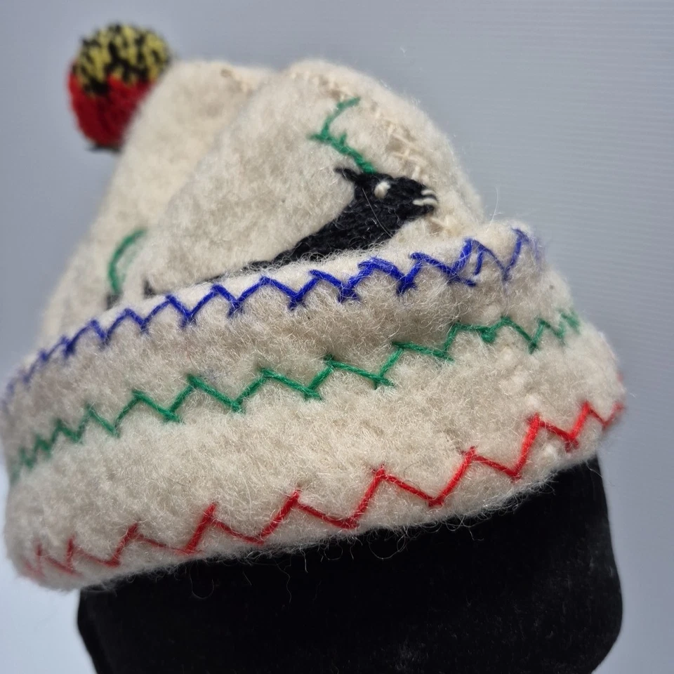 Vintage Indigenous Sami Style White Felted Hat with Reindeer & Zig-Zag Embroider - image 3 of 4