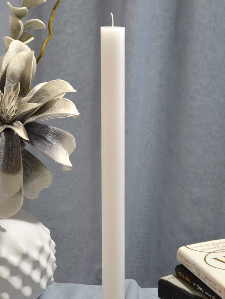 Vela blanca 28 pulgadas de alto sin perfume pilar hecho a mano - 3 opciones de ancho - boda Foto 2 de 4