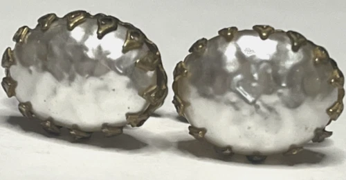 Miriam Haskell Earrings Oval Faux Baroque Pearl Screw Back Goldtone Vtg J3-056