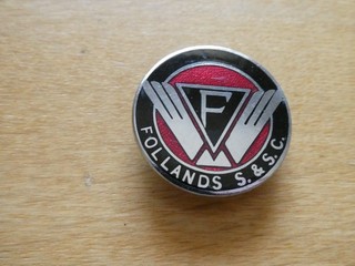 Vintage White Metal Enamelled Lapel Badge for FOLLANDS S & S C (sports)