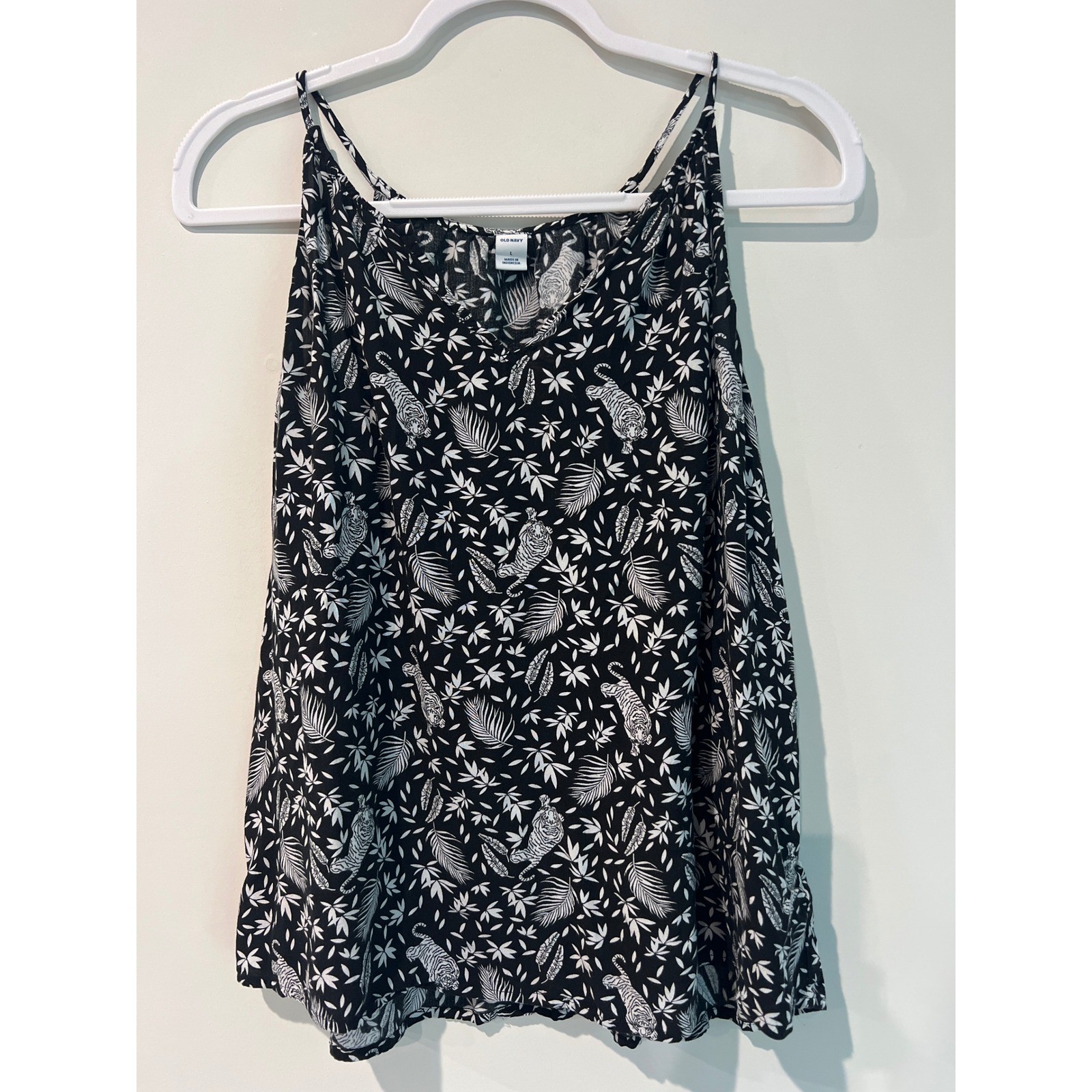 Old Navy Women's Black White Tiger Palm Print Rayon Cami Tank Top Size Large