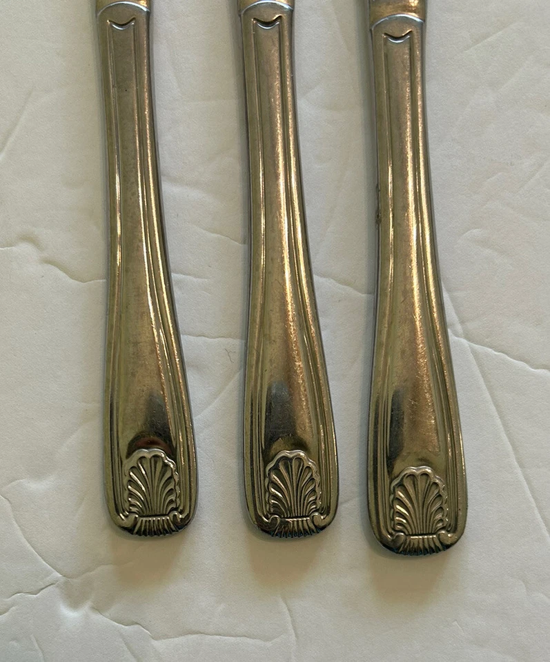 Update Stainless Shelley Shell pattern 3 Dinner Knives - Image 3 of 4