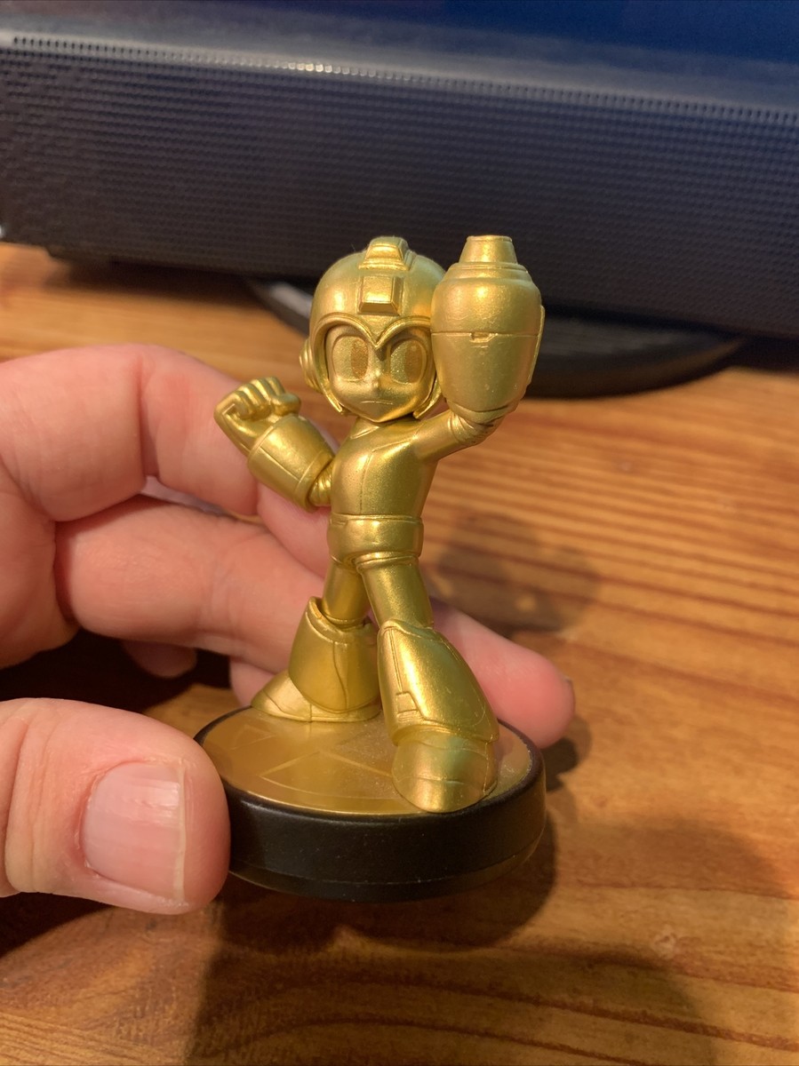 Gold Mega Man Nintendo Amiibo Legacy Collection Rare Figure Gold Mega Man Nintendo Amiibo Legacy Collection Rare Figure