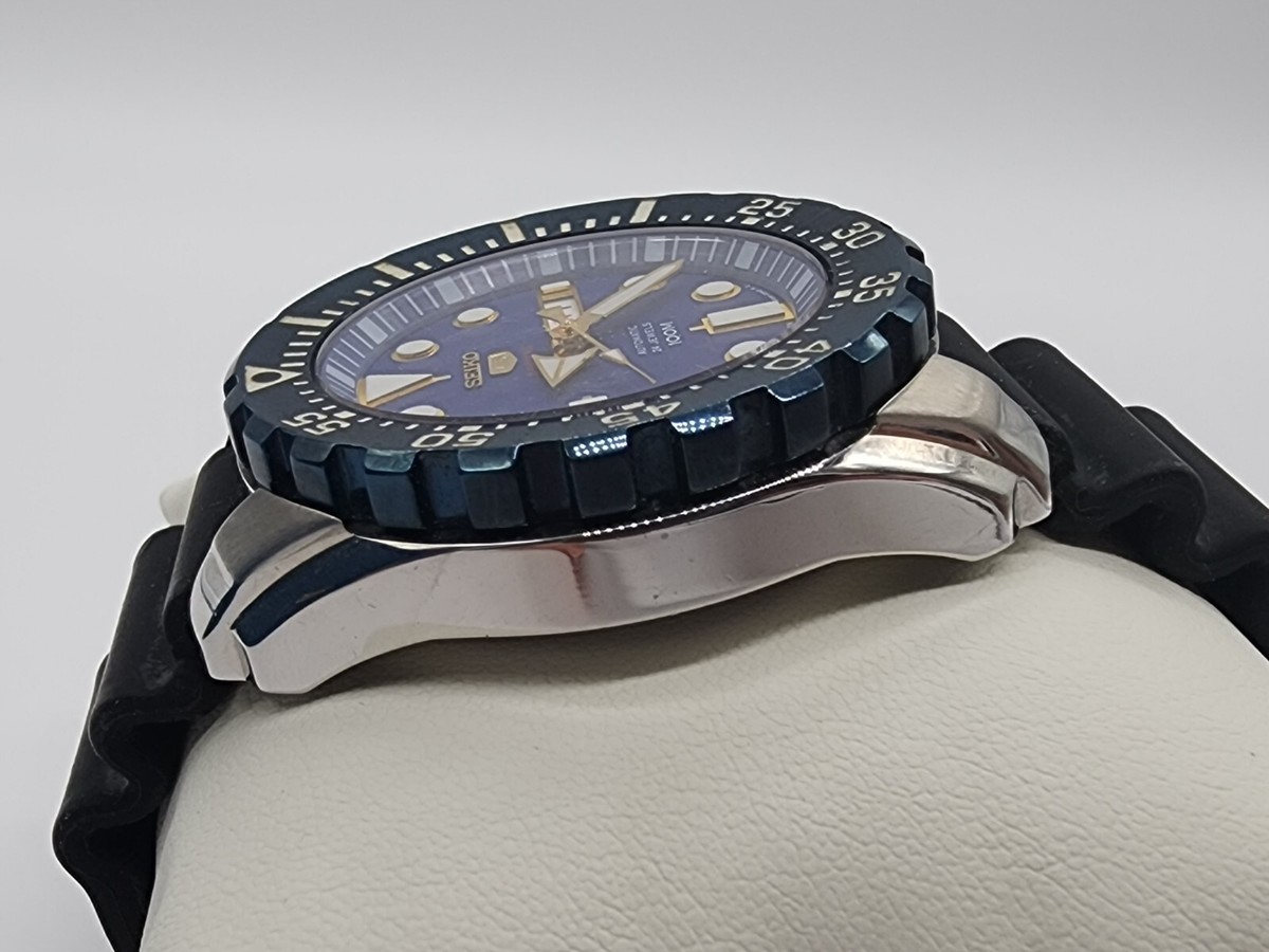 Seiko 5 Sports Men's Black Watch with Rubber Strap - 4R36 Seiko 5 Sports Men's Black Watch with Rubber Strap - 4R36