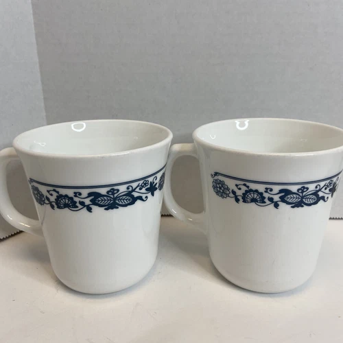 Corning USA Vintage Old Town Blue Onion D Handle Set Of 2 Mugs