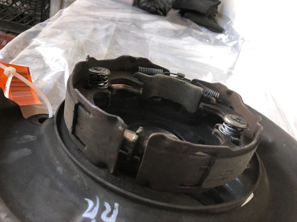 Kit de zapatas de freno trasero Lexus Es300 1998 sedán 3,0 L lado derecho del pasajero derecho OEM Foto 3 de 4