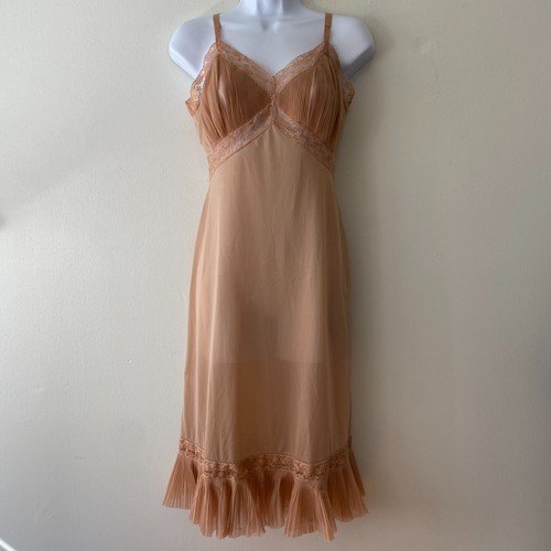 Vintage 1940s Vanity Fair Full Slip Pleated Ruffle Size 32