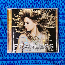Taylor Swift Fearless Platinum Edition CD  DVD    Like New Complete Set  
