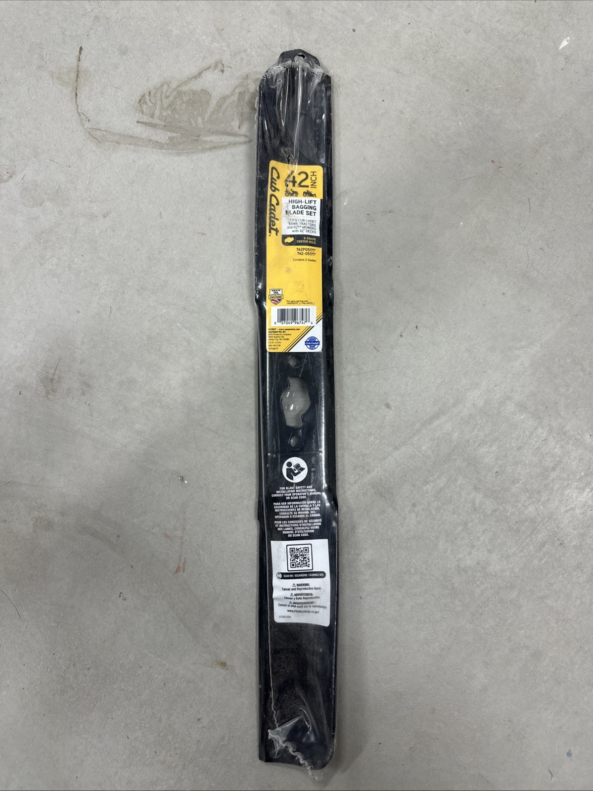 Cub Cadet Riding Lawn Mowers High Lift Blade Set S-Shape Center 42 in. Length Z