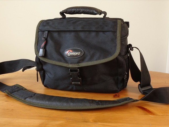 lowepro nova 1