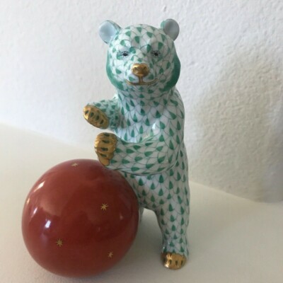 HEREND Bear With Ball Green Fishnet Design Figurine NEW MINT 15874