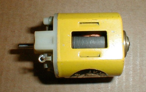 Royal BobCat 36D Mabuchi Motor 9 Volt Yellow Hi Per Brushes Pinion Used K&B -1 - Picture 9 of 12
