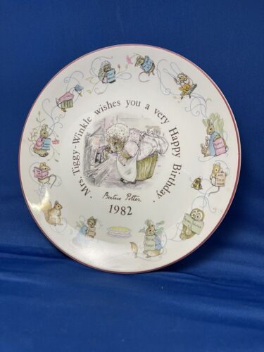 MRS TIGGY WINKLE HAPPY BIRTHDAY PLATE 1982 BEATRIX POTTER - Picture 1 of 4