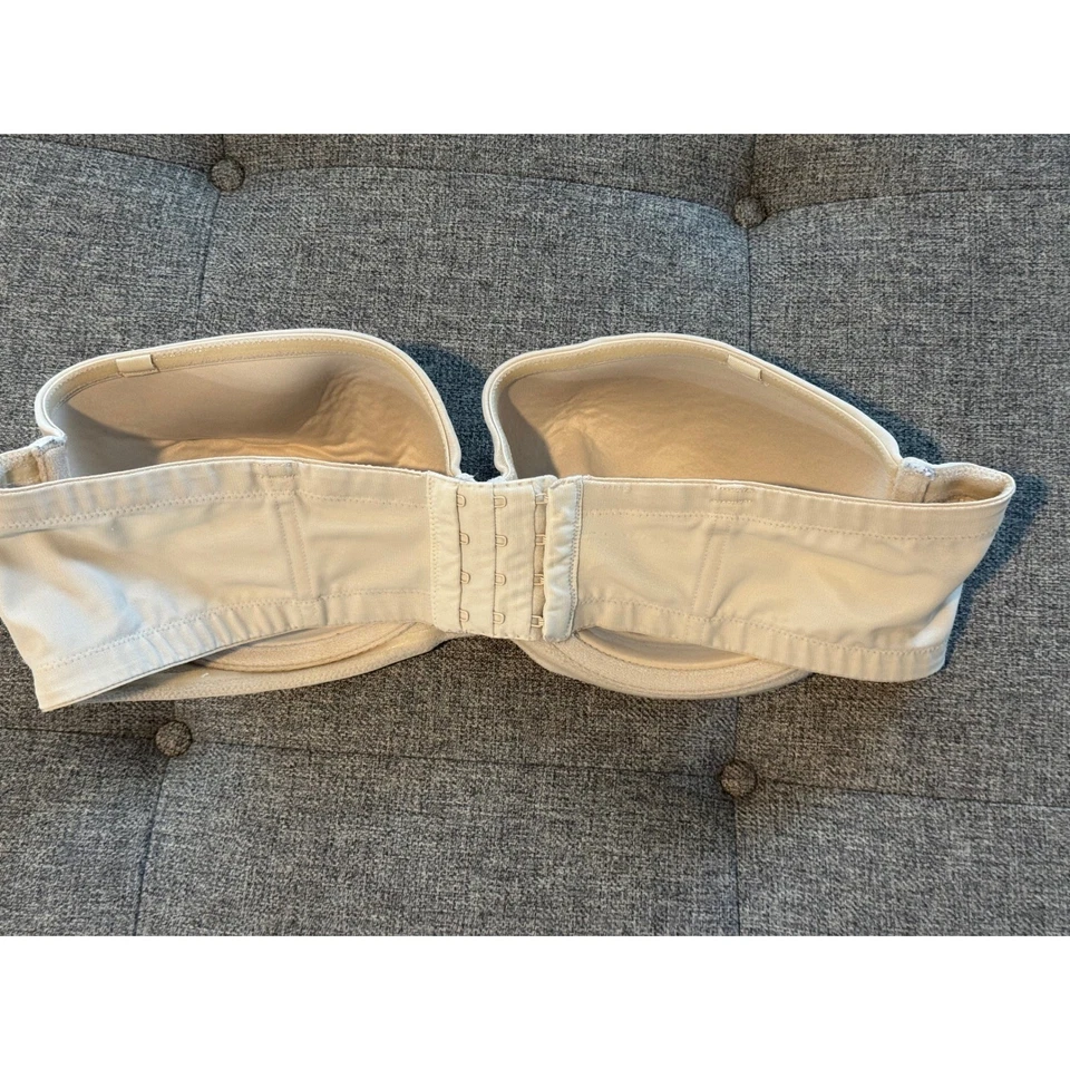 Sujetador Cacique Sin Tirantes Talla 40C Beige Acolchado Convertible Cómodo Foto 2 de 4