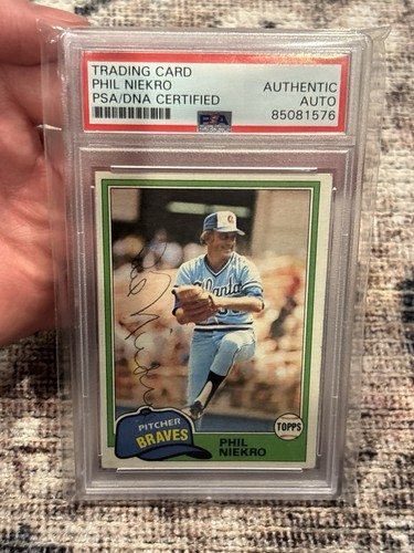 1981 Topps Phil Niekro #387 card