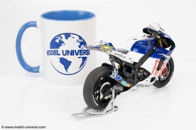 Minichamps - 1:12 Fiat Yamaha YZR-M1 No.46 Valentino Rossi World