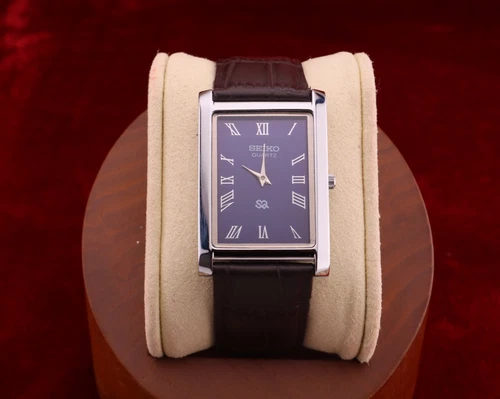 ⌚✨ Vintage Seiko Slim Quartz Gentlemen's Blue Dial ,Dark Brown Dress Watch
