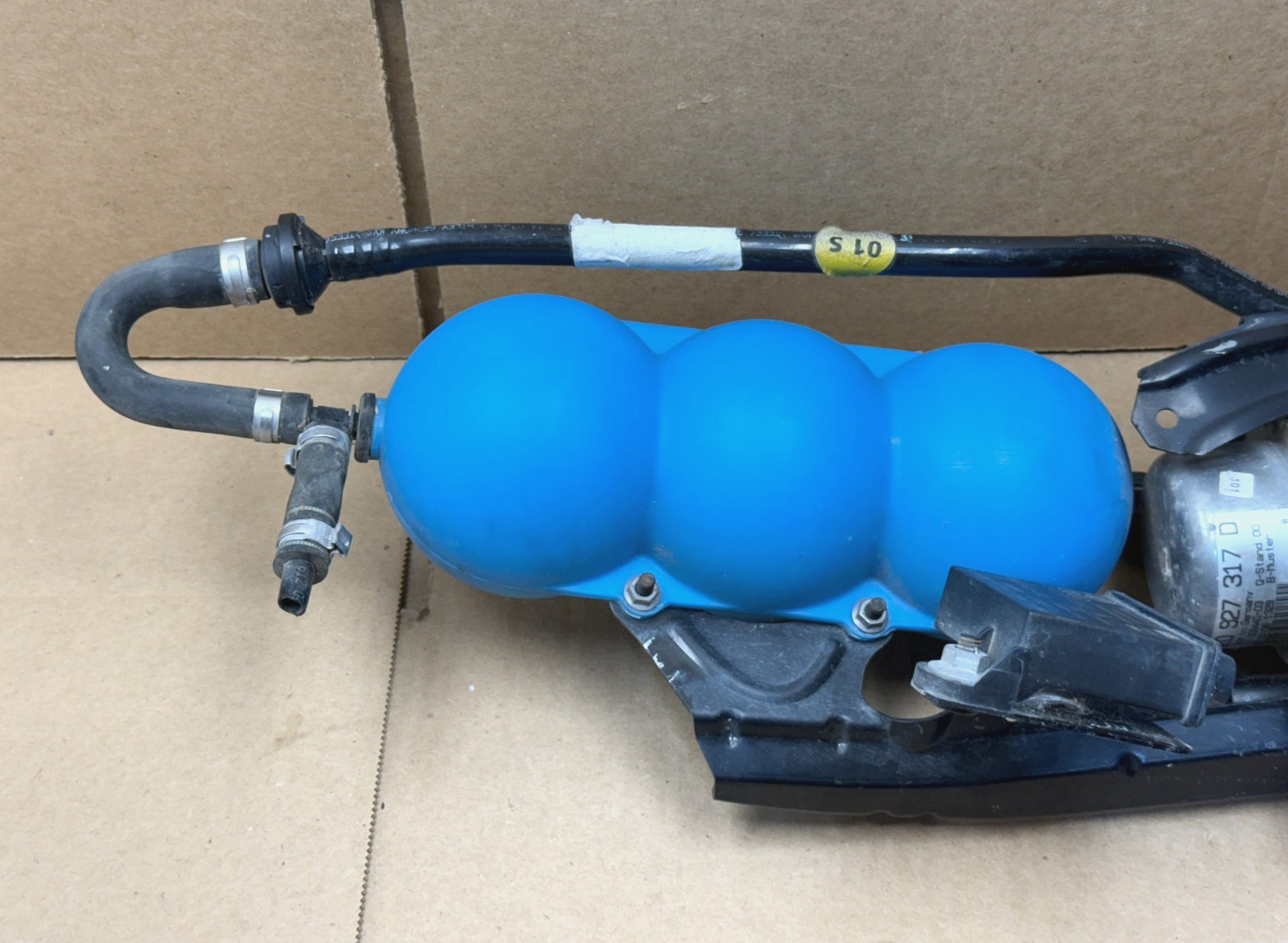 06-12 Bentley Continental Flying Spur Brake Booster Vacuum Pump Reservoir PO43